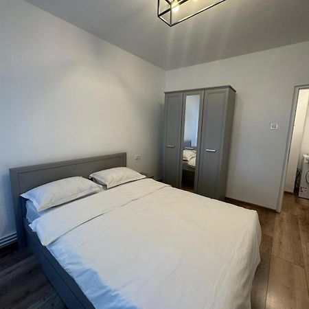 Peony Apartament Craiova Esterno foto